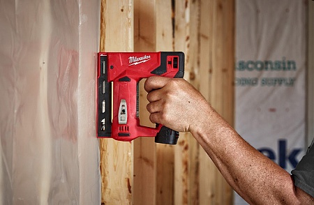 Акции и распродажа степлер milwaukee m12bst-0