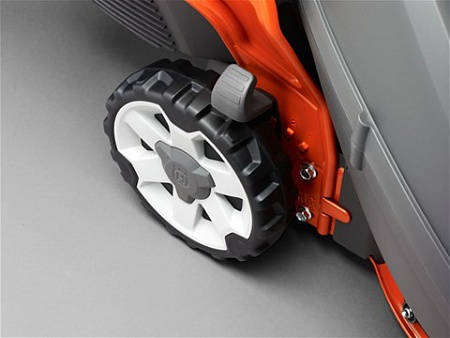 Husqvarna LC 141Li Газонокосилка аккумуляторная; цена 