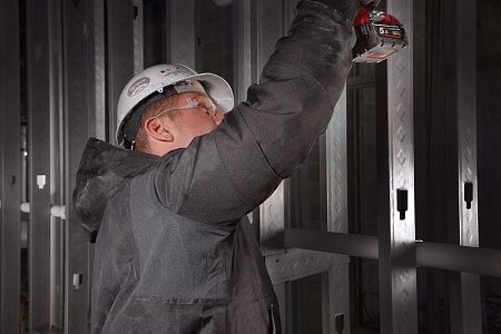 Новые акции куртка с капюшоном milwaukee wgjhbl (l) в магазине Инструмент-24