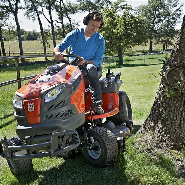 Husqvarna TC 130 Садовый трактор - газонокосилка – купить в , подробное изображение 
